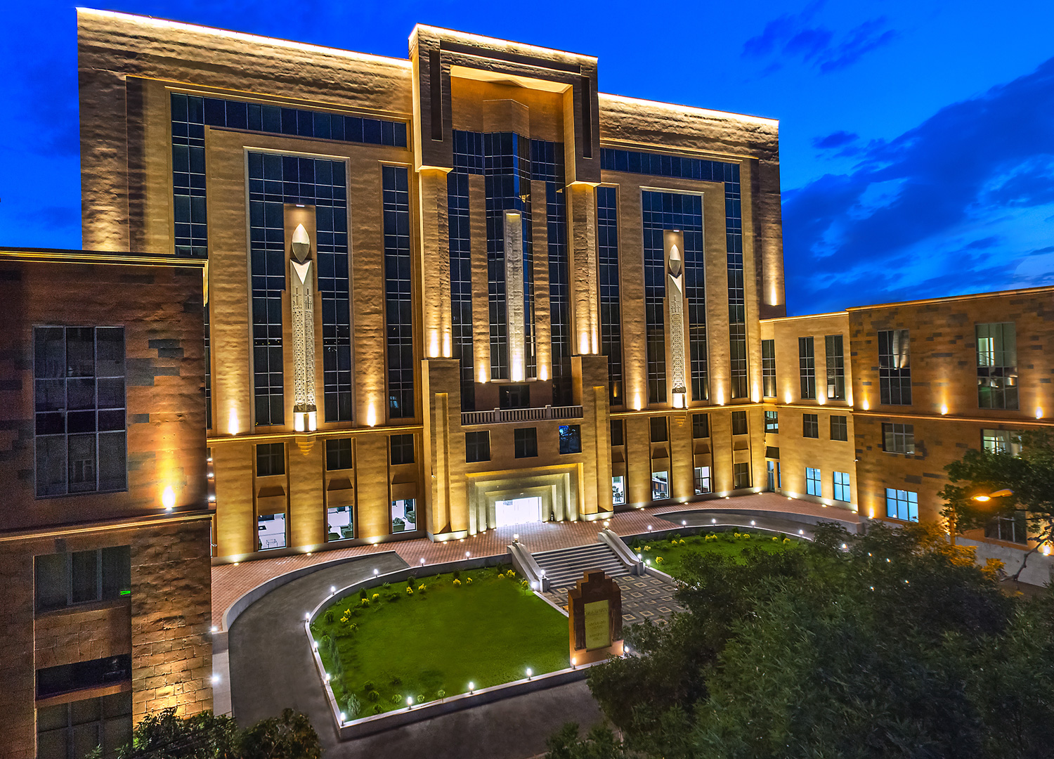Ani Grand Hotel