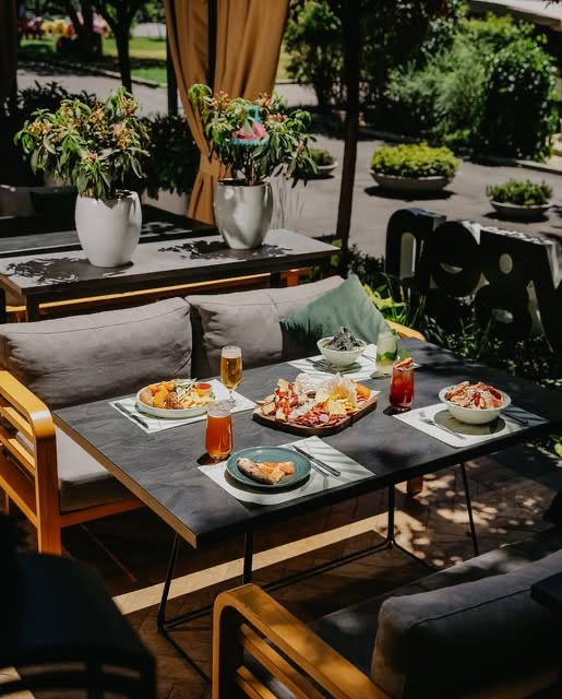 Oxygen Café & Restaurant