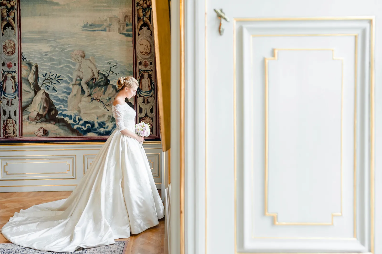 Queen's Wedding Salon 1